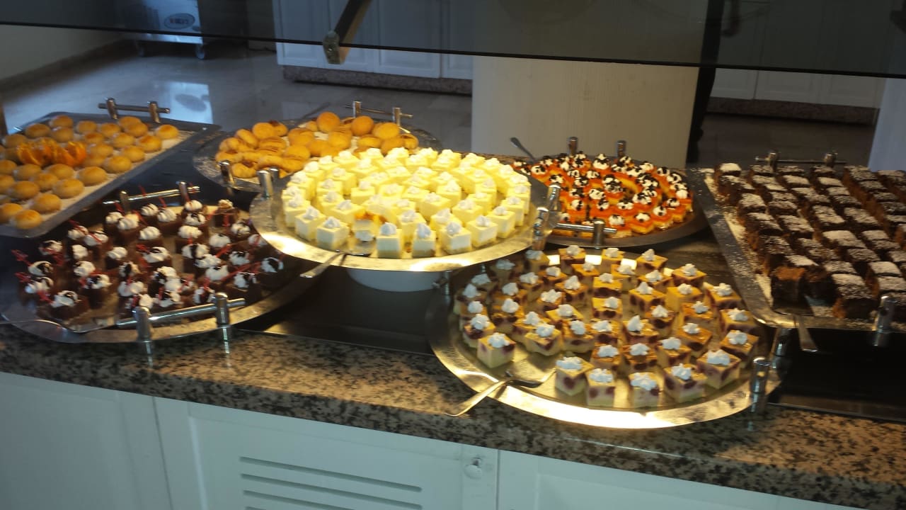 Buffet Hotel Royal Garden Beach
