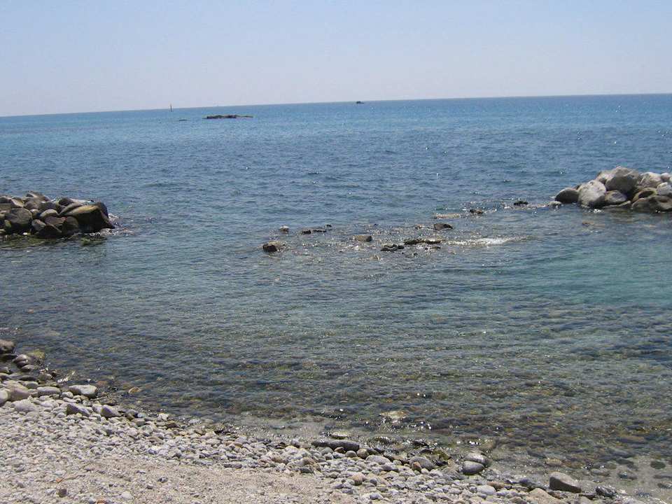 Badebucht vorm Hotel Villaggio Torre Ruffa Robinson