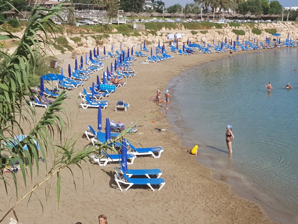 Strand Crystal Springs Beach Hotel