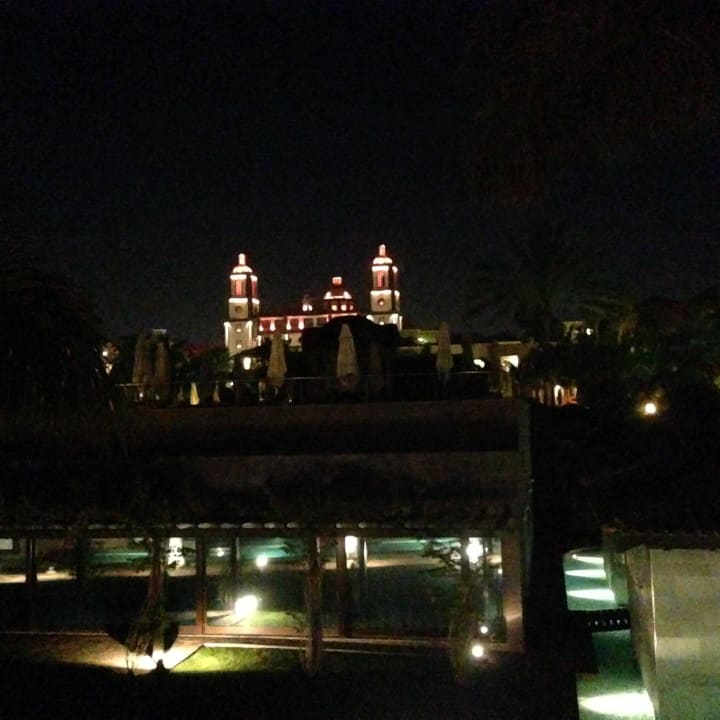 Bei Nacht Lopesan Villa del Conde Resort & Thalasso