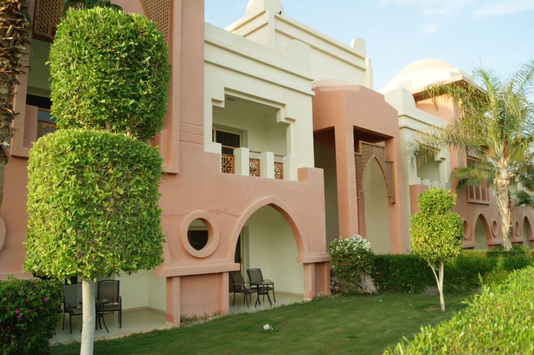 Один из корпусов отеля Serenity Alpha Beach