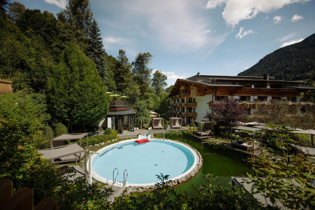 Außenansicht  Familien- & Gartenhotel Theresia