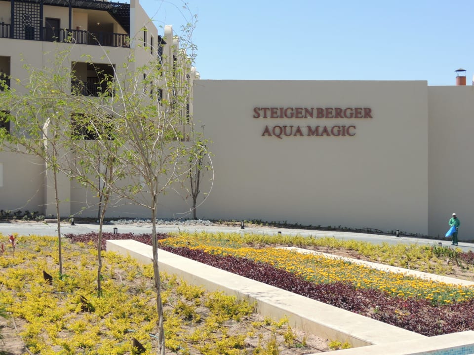 Haupteingang Steigenberger Aqua Magic