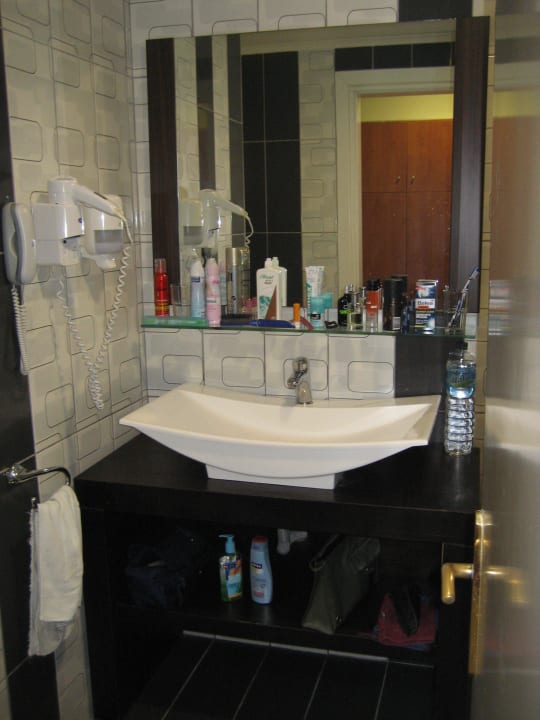 Edles Waschbecken im Nebengebäude Hotel Gaia Palace