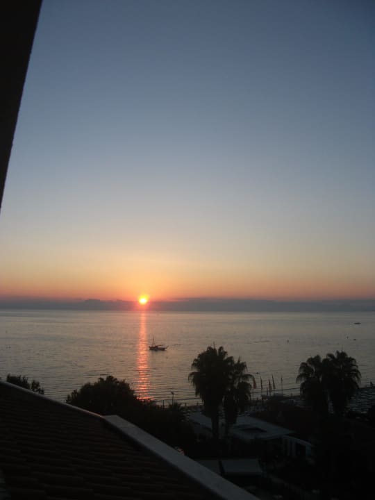 Abends Side Bay Hotel