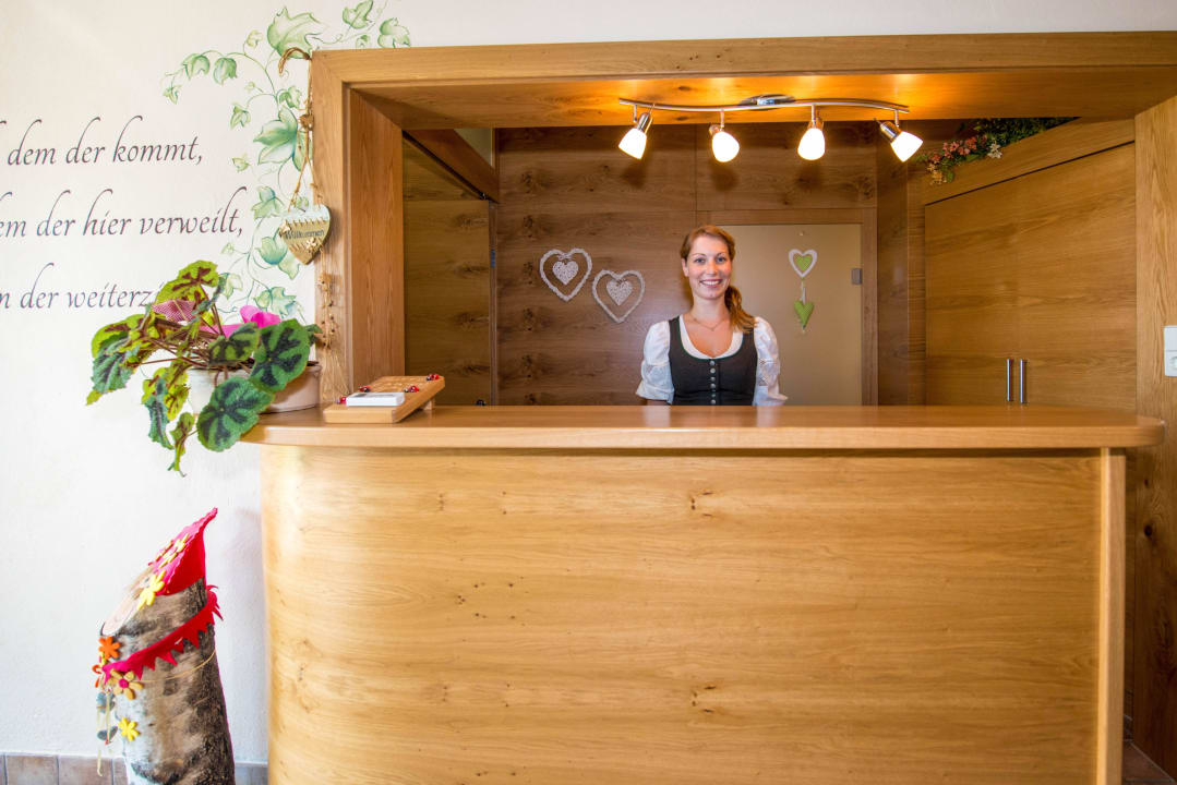 Unsere Rezeption - Wir freuen uns auf Sie! Berghotel Presslauer
