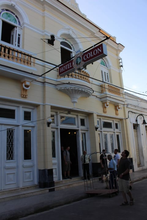 Eingang. Hotel Camagüey Colón