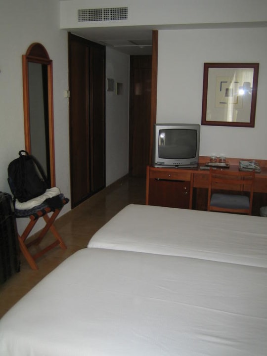 Schlafraum vom Balkon aus gesehen Hipotels Hipocampo Playa