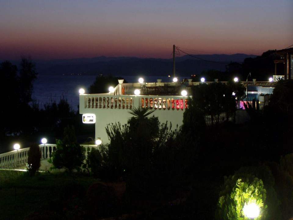 Ausblick vom Balkon Richtung Pool/-bar Akti Ouranoupolis