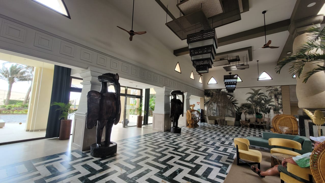 Lobby Hotel Riu Karamboa