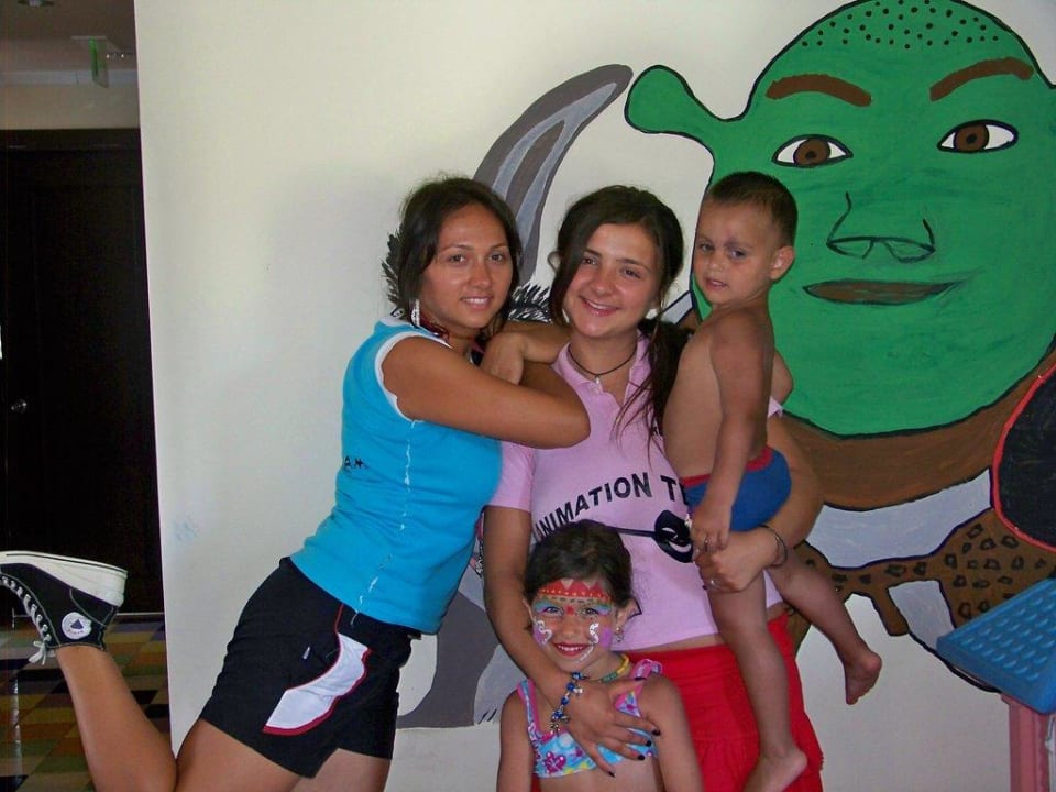 Serap und Sevgül ( Miniclub ) Hotel Club Nena