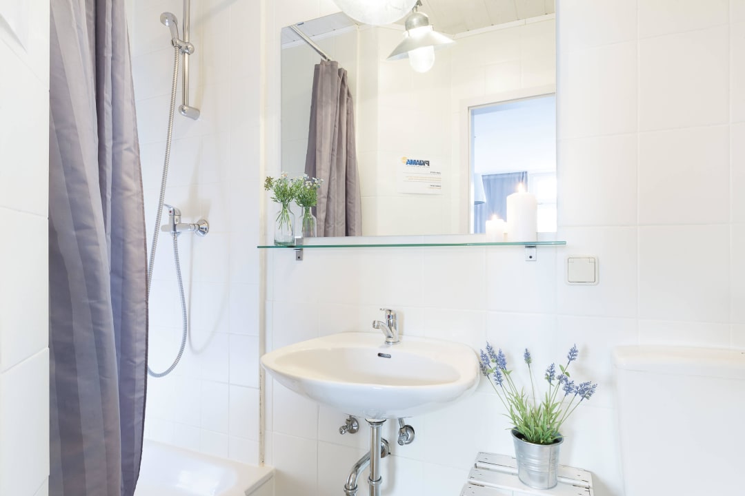 Bad im Hotelzimmer Pyjama Park Reeperbahn Hotel