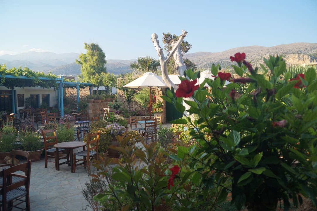 Gartenanlage Kernos Beach Hotel & Bungalows