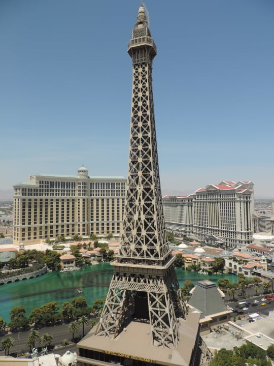 Blick aus dem Zimmer hinüber zum Bellagio Paris Las Vegas Hotel & Casino