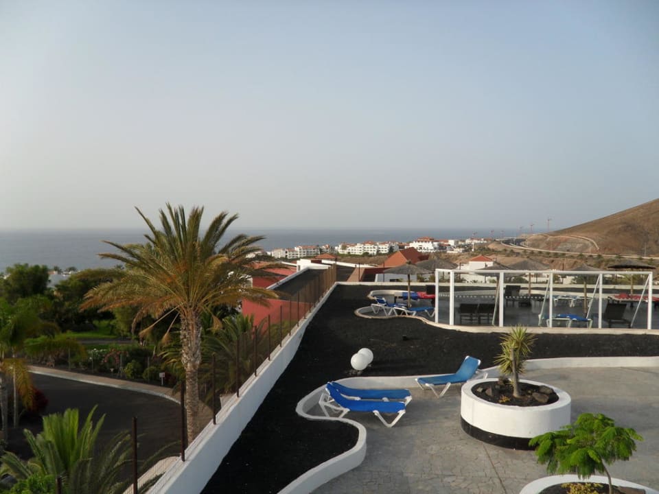 Blick von der Terrasse des Ruhepools allsun App.-Hotel Esquinzo Beach