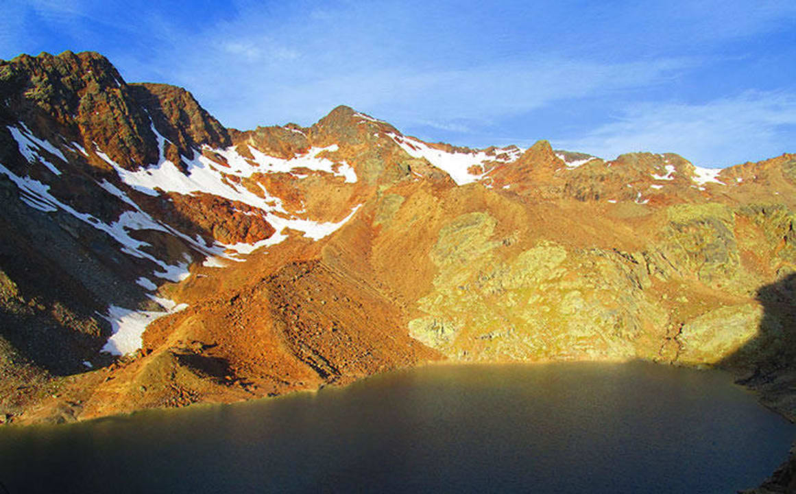 Der Grünsee im Ultental Höchsterhütte am Grünsee