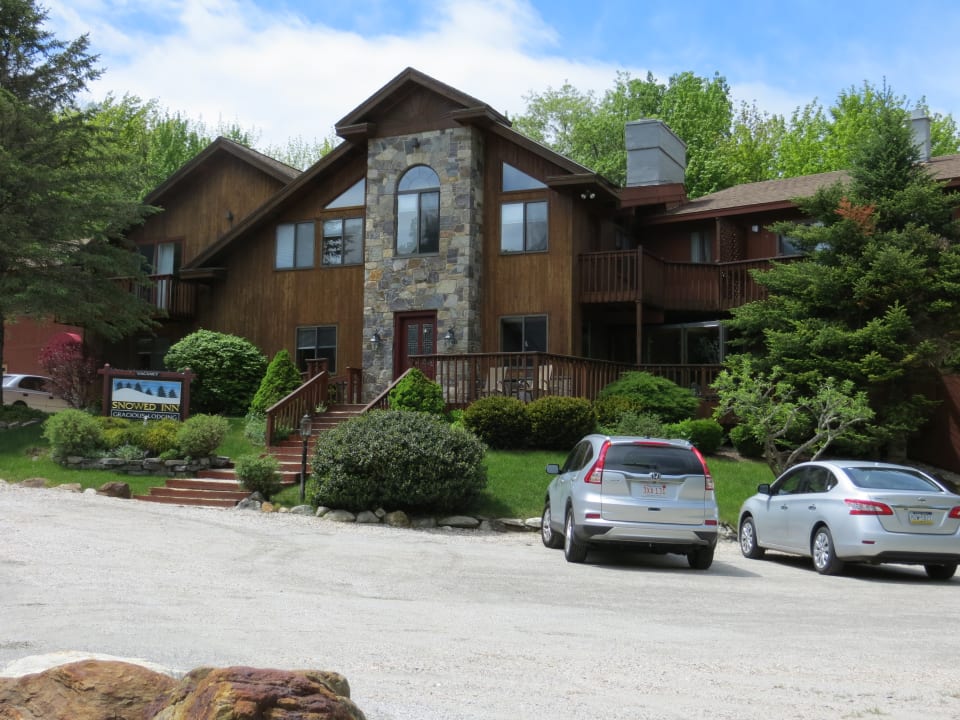 Außenansicht Hotel Snowed Inn