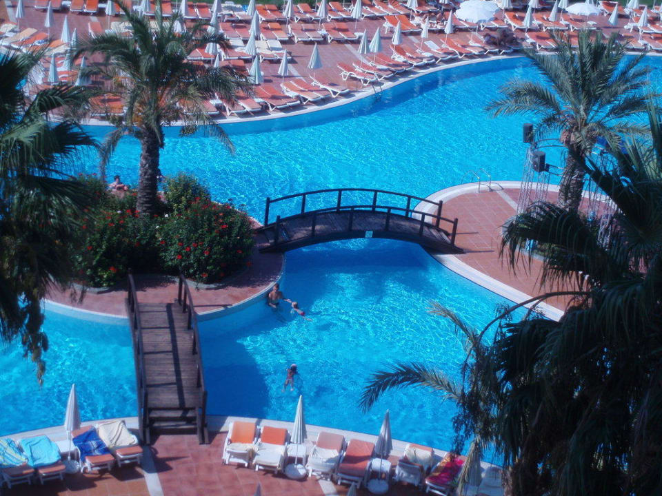 Pool vom Zimmer aus bei Tag Arycanda Kirman Premium