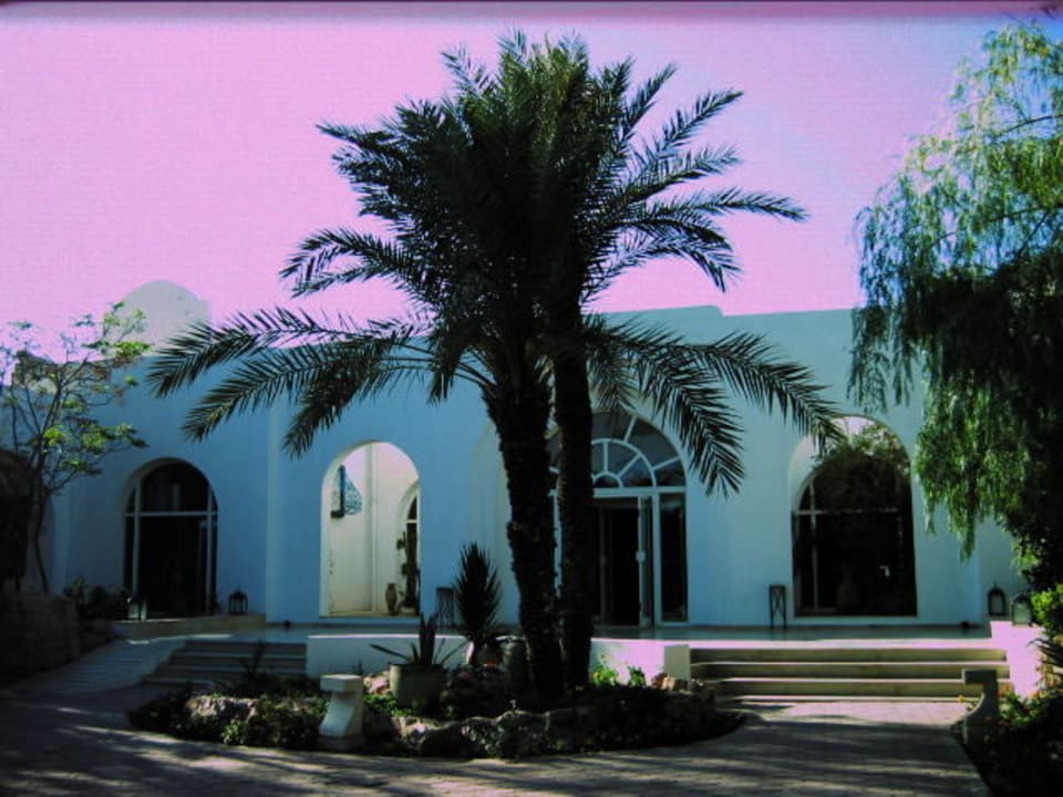 Einer von vielen Eingängen von der Anlage ins Haus Royal Karthago Djerba