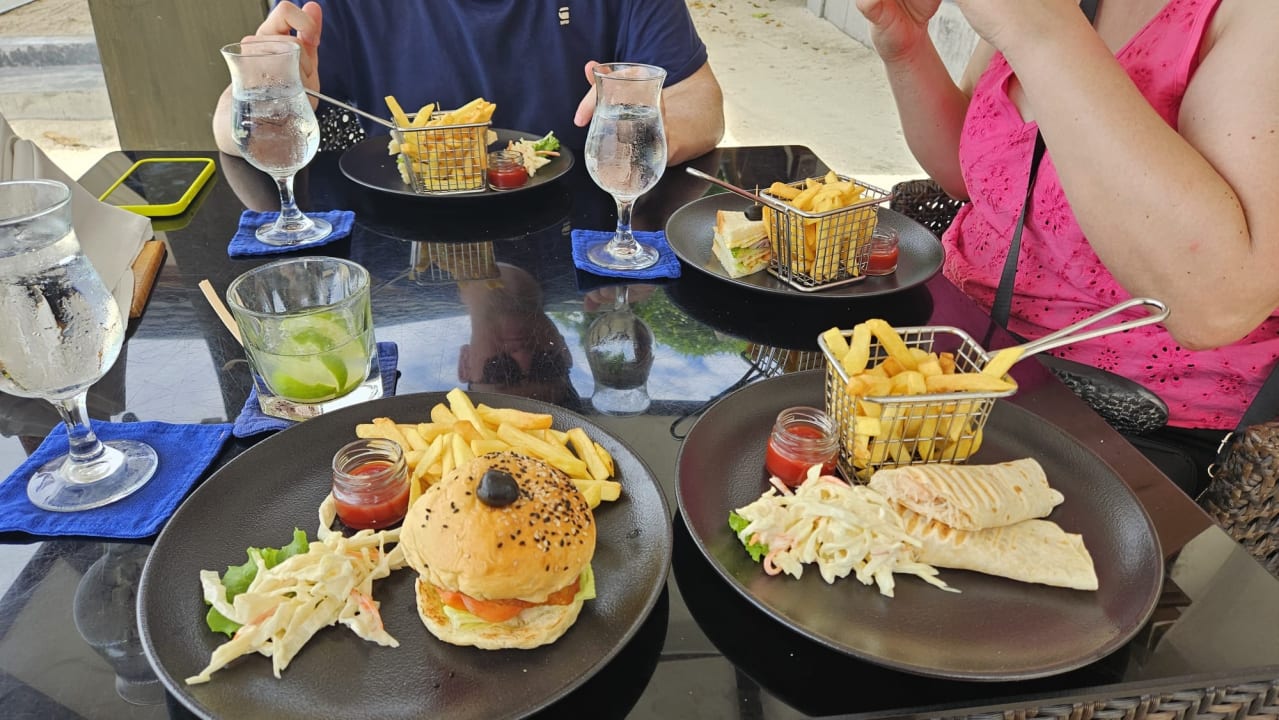 Gastro Adaaran Select Meedhupparu Island Resort - Premium All Inclusive