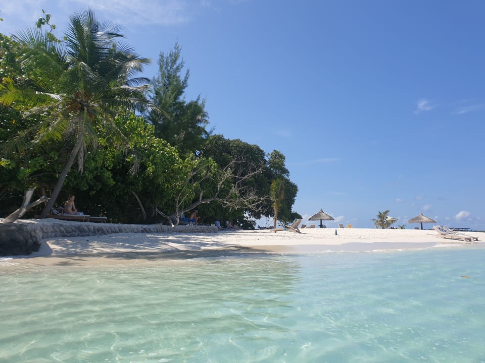 Strand Embudu Village