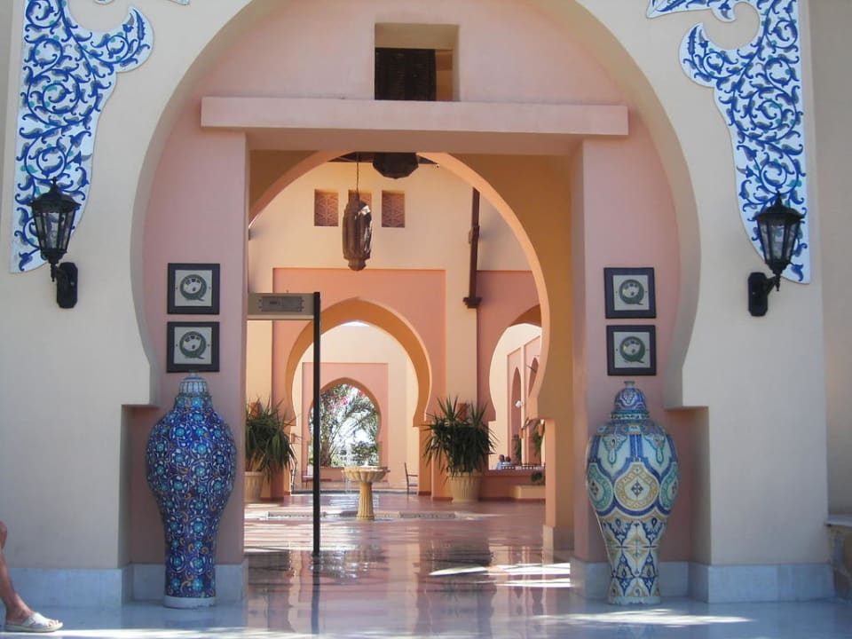 Hoteleingang Steigenberger Coraya Beach - Adults only