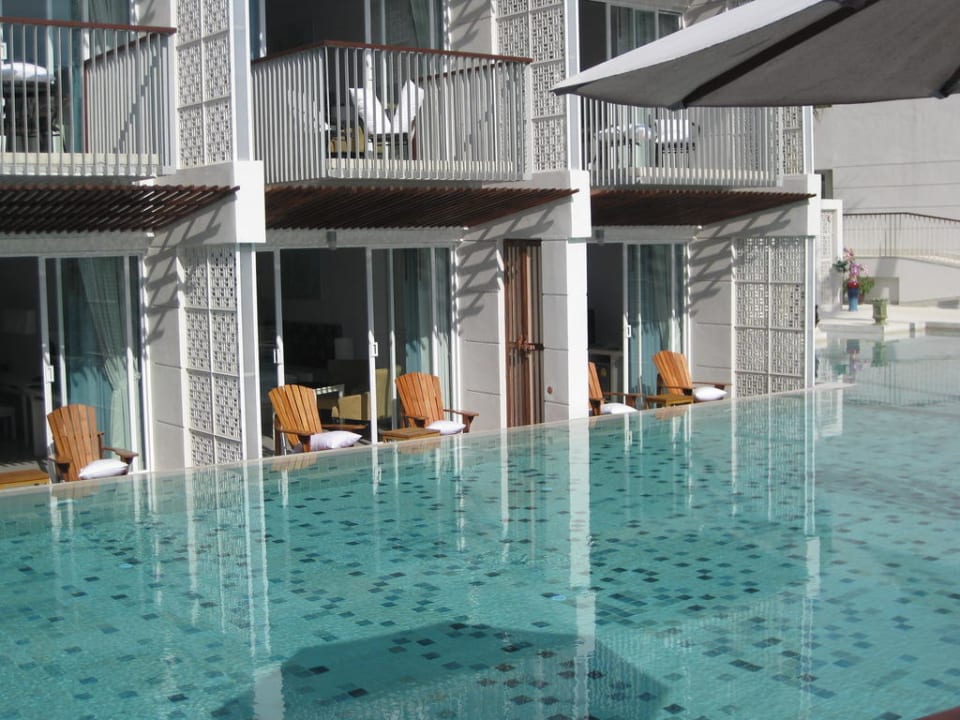 Kleiner Pool im neuen Trakt The Briza Beach Resort Khaolak