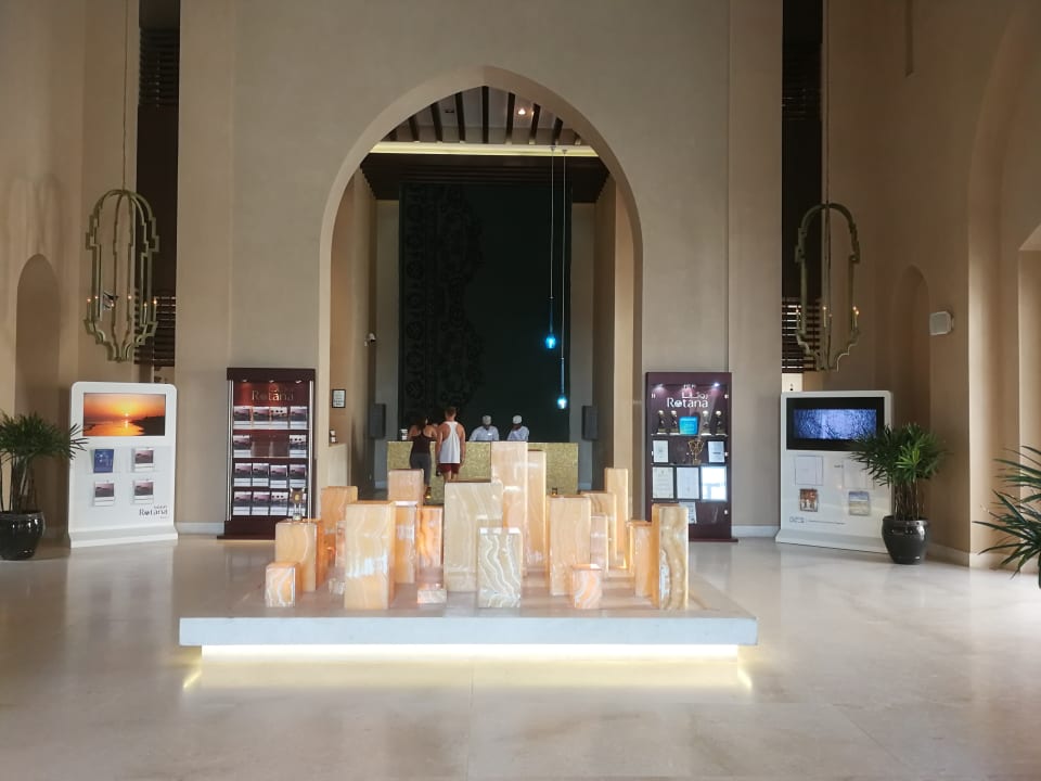 Lobby Salalah Rotana Resort