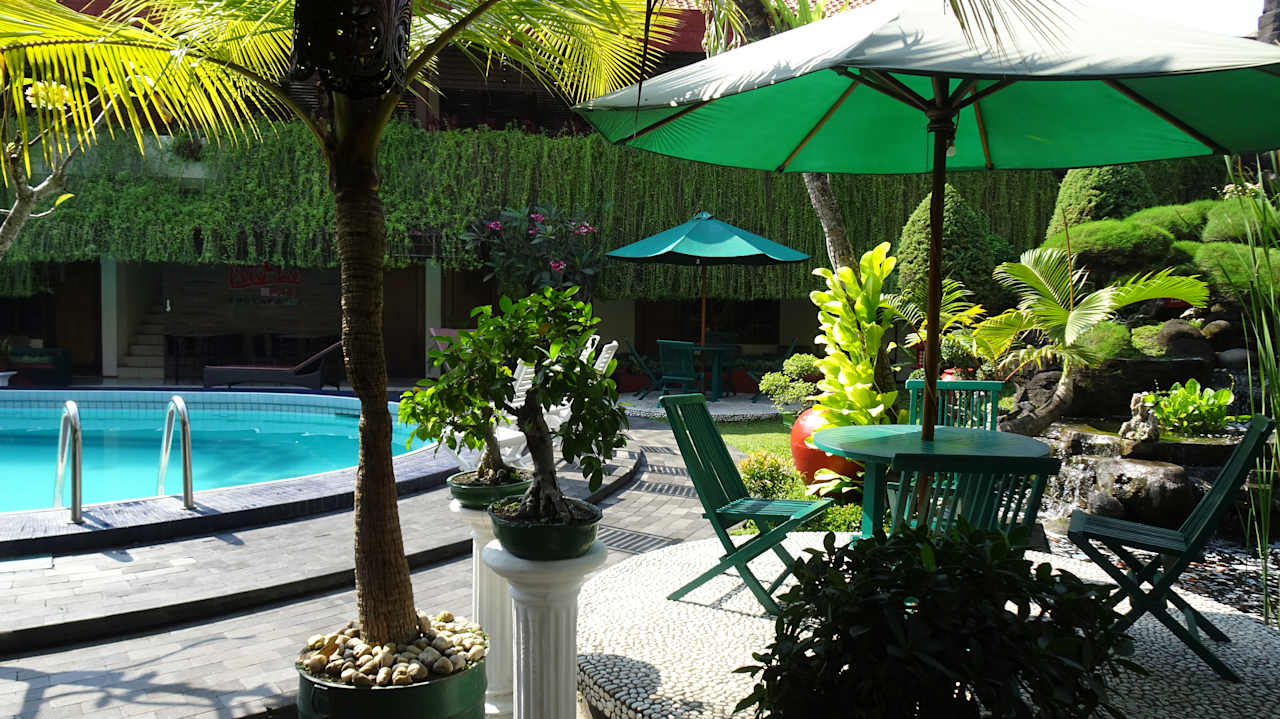 Gartenanlage Hotel Peti Mas