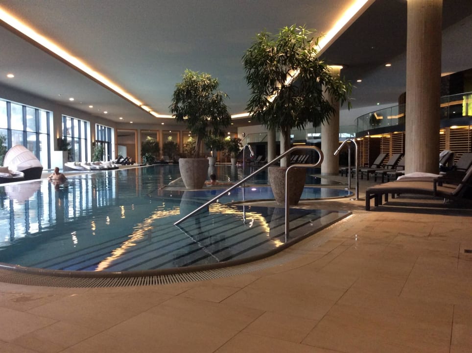 50 m - Becken im Innenbereich Interalpen-Hotel Tyrol