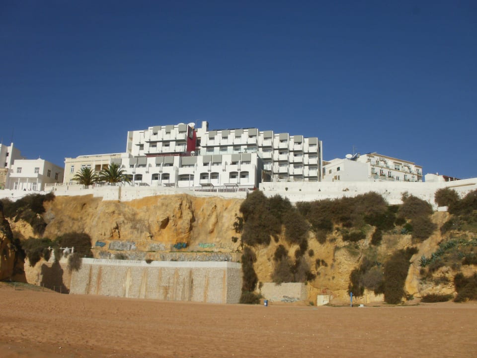 Das "Rocamar" vom Strand aus gesehen Rocamar Exclusive Hotel & Spa