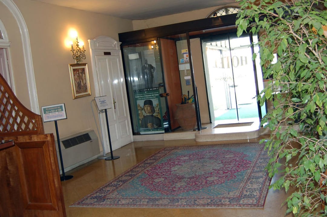 Hall Hotel Villa Regina