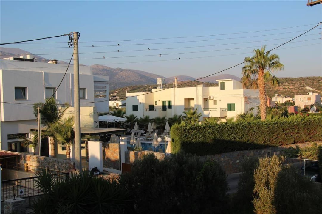 Blick auf den Pool & Angela Suites Boutique Hotel Hotel Angela Studios & Apartments