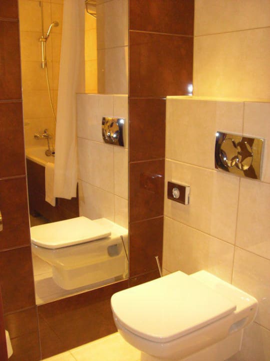 Das Badezimmer Mercure Karpacz Resort