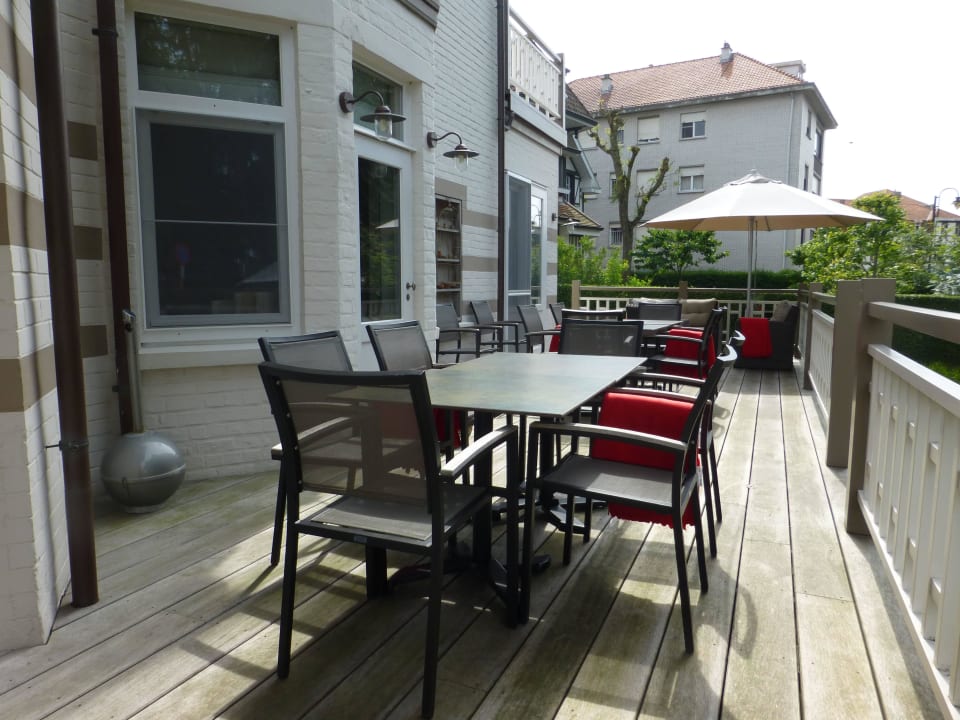 Terasse zum Garten hin Hotel Apostrophe