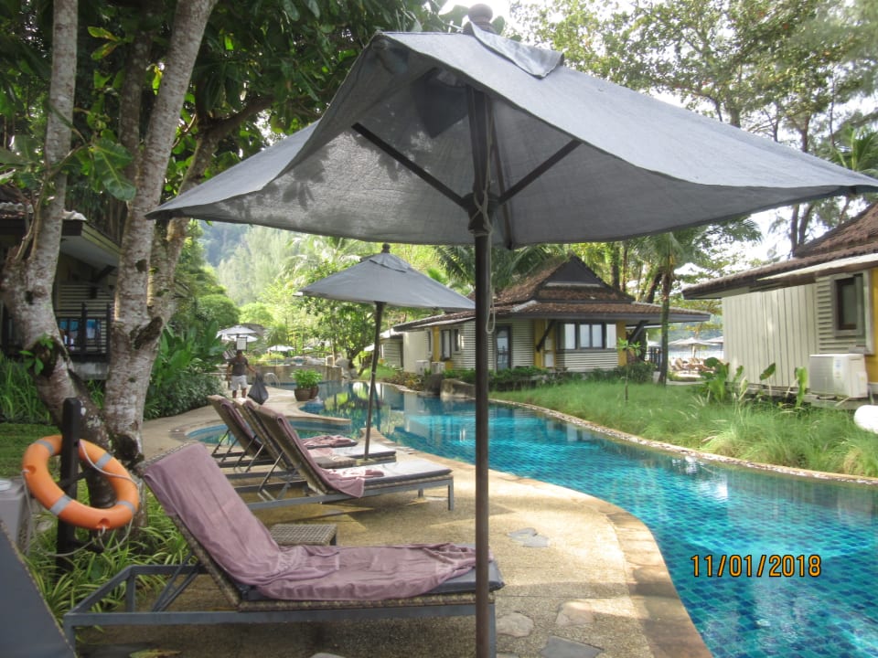 Direkt vorm Bungalow  Moracea by Khao Lak Resort