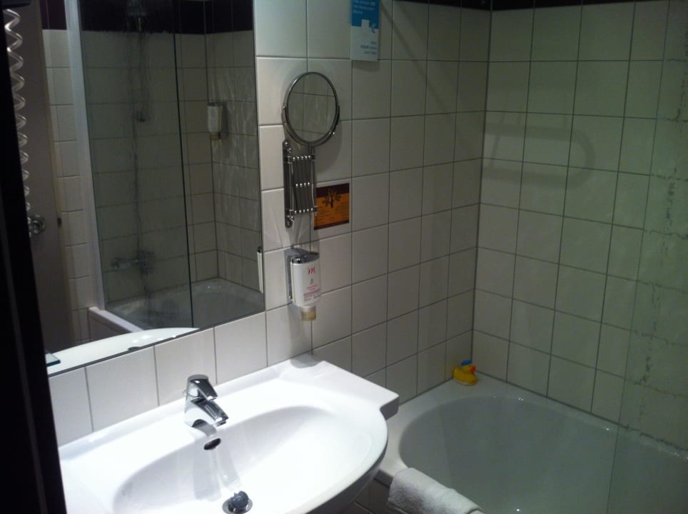 Kleines Badezimmer Hotel Mercure Wien City