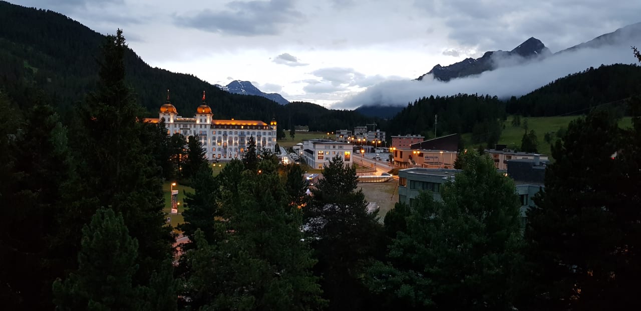 Ausblick Hotel Reine Victoria by Laudinella