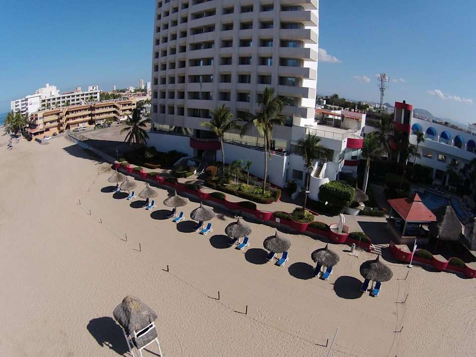 Fachada, vista desde la playa Mision Mazatlan