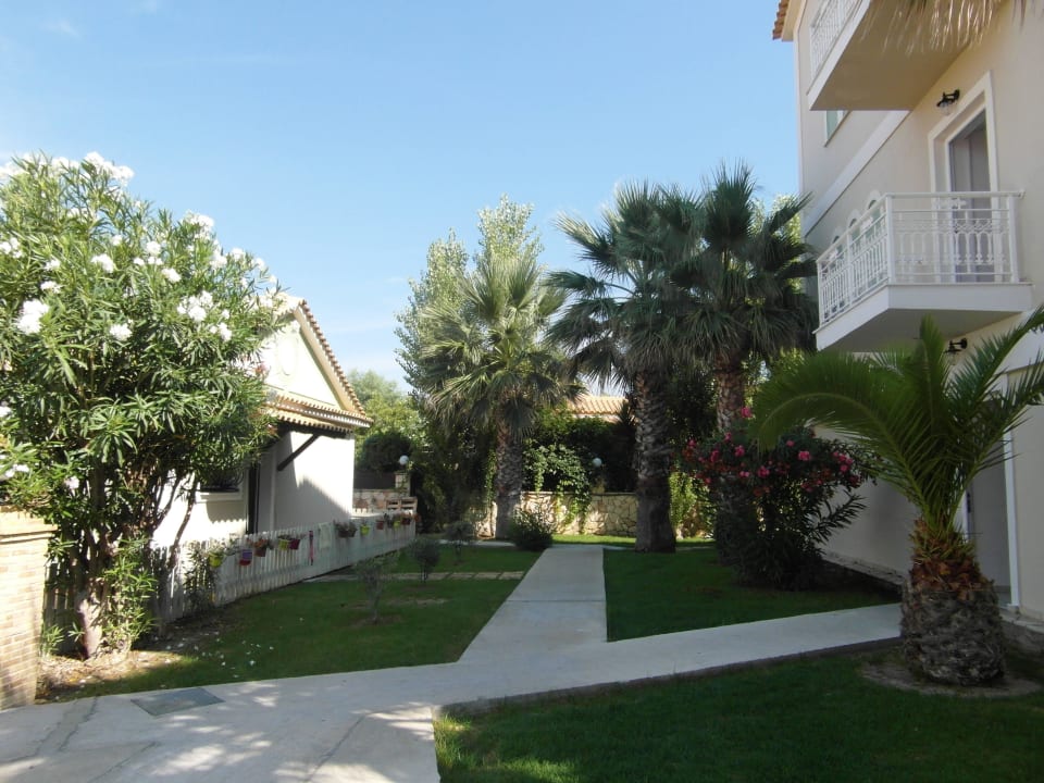 Ogród SuneoClub Cavo D'Oro Hotel