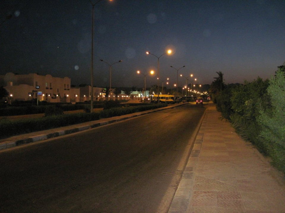 Hotelstraße Hotel Falcon Hills