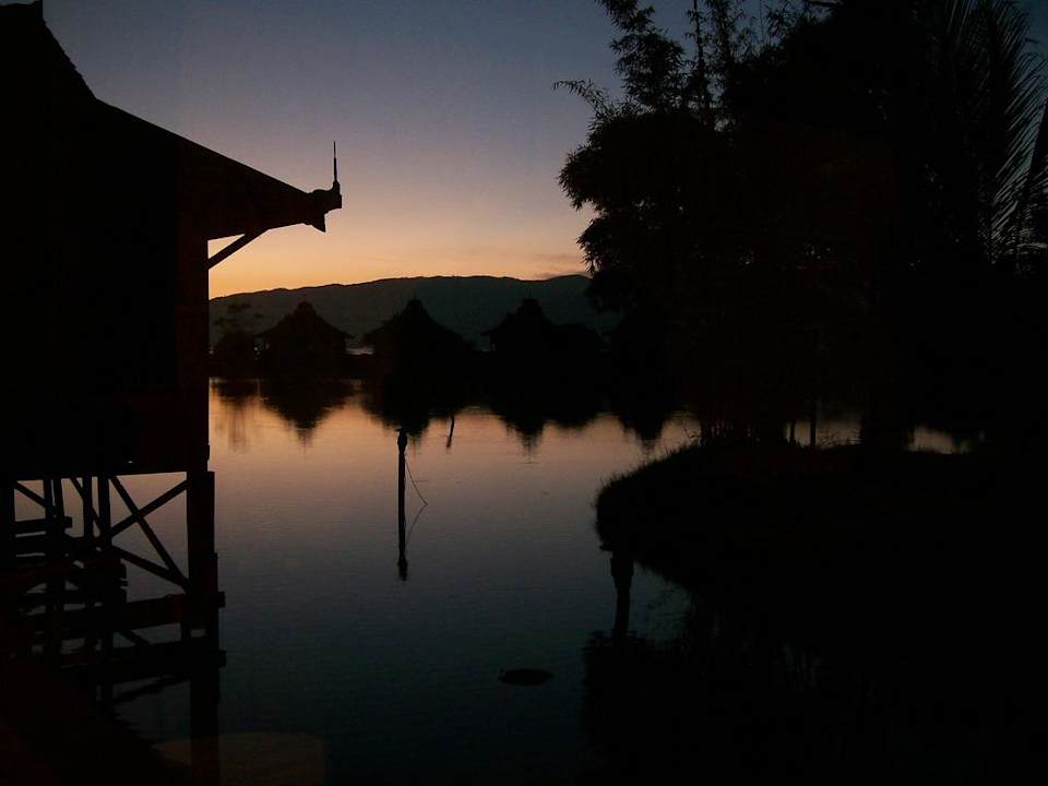 Abendstimmung vom Zimmer der Bungalow Villa Hotel Inle Resort