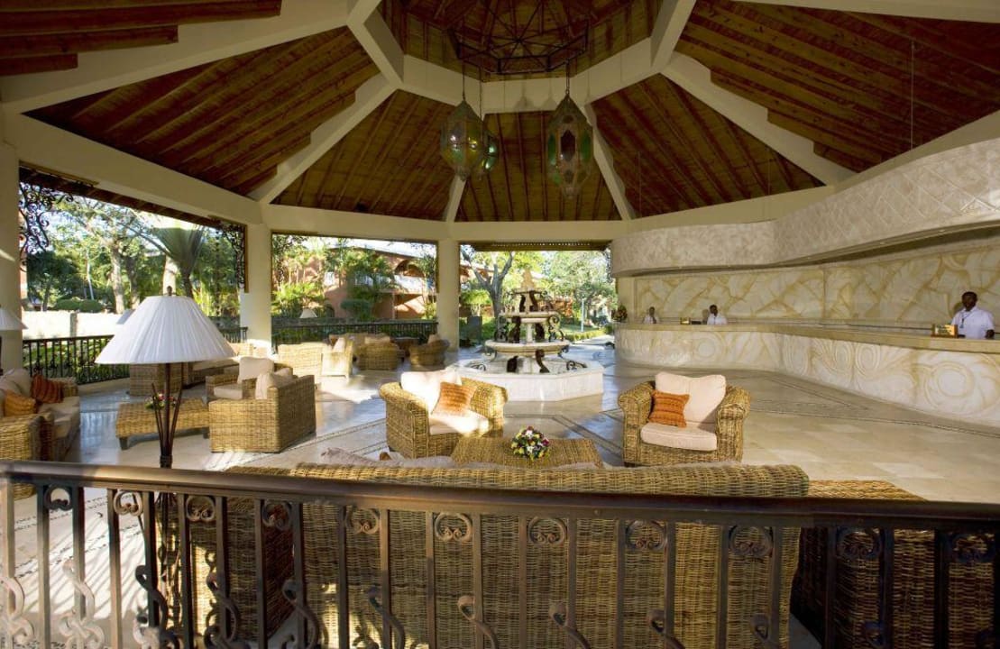 Recepción BelleVue Dominican Bay