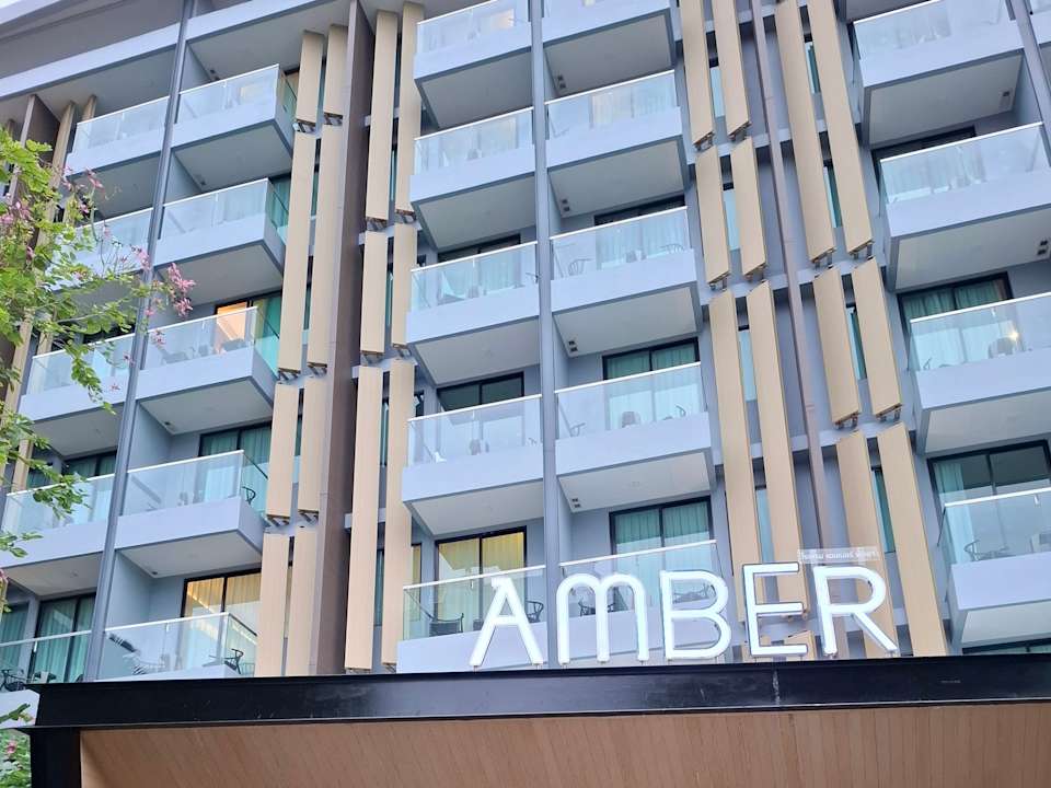 Außenansicht Hotel Amber Pattaya