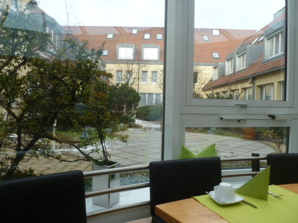 Aussicht vom Frühstücksraum Comfor Hotel Frauenstrasse