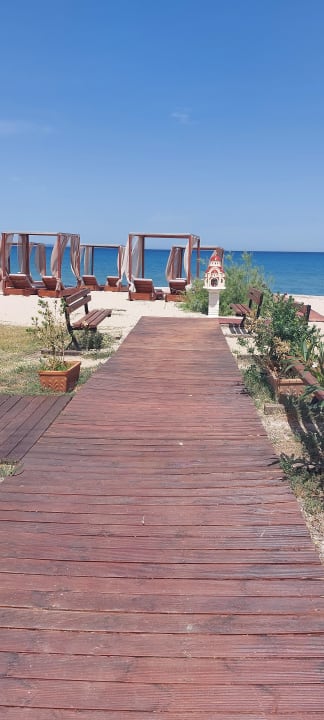Strand Almyros Beach Resort & Spa