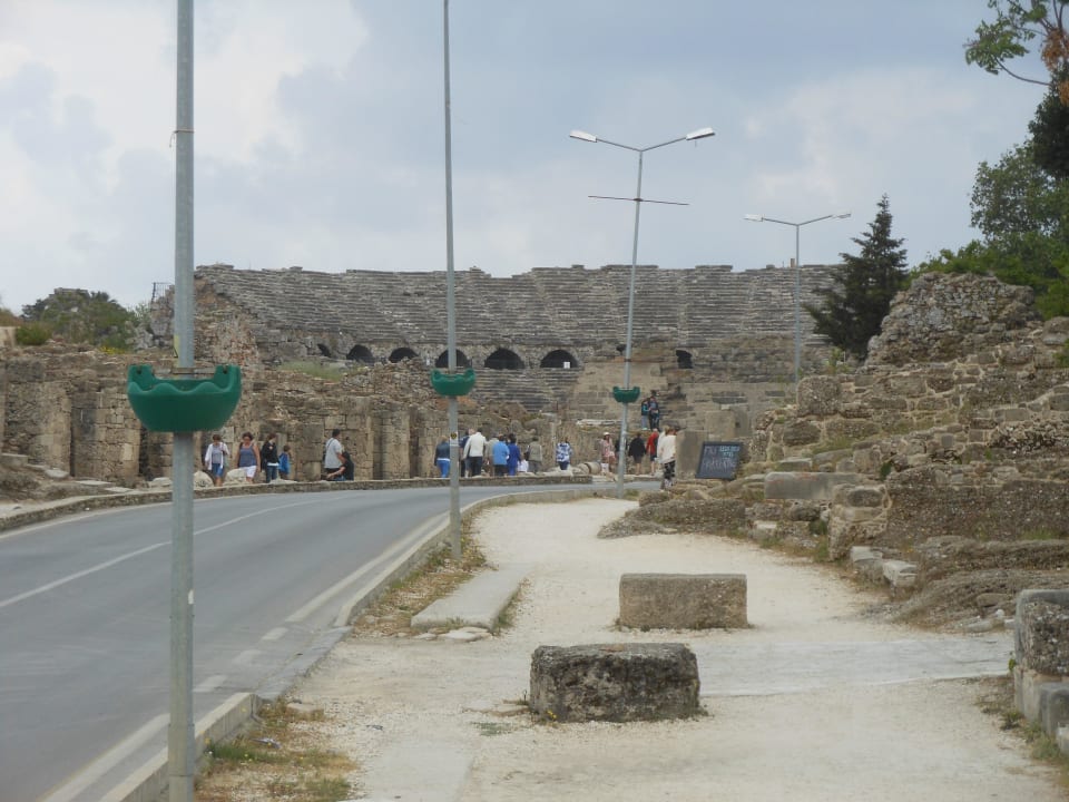 Blick zu den Ruinen Can Garden Beach