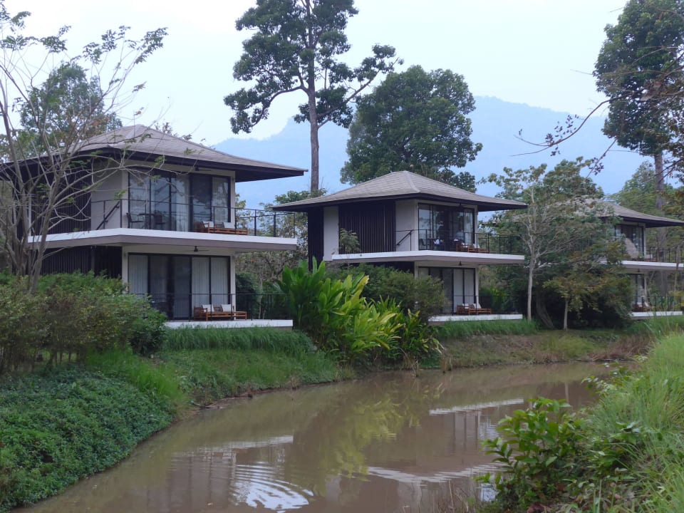 Weitere Häuschen am Fluß in der Anlage The River Resort Champasak