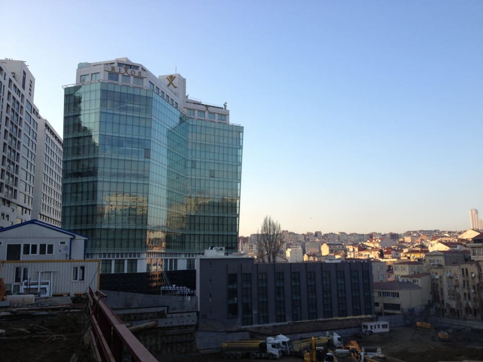 Hotel direkt neben malerischer Großbaustelle The Elysium Istanbul - MGallery