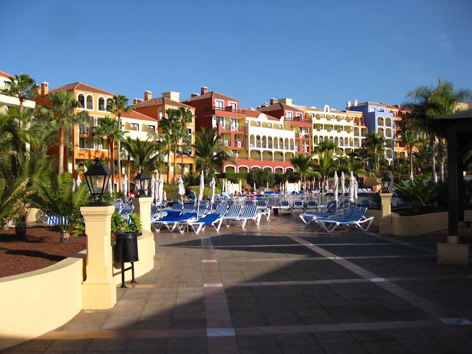 Grosse Anlage, aber inteligent gebaut Bahia Principe Sunlight Costa Adeje